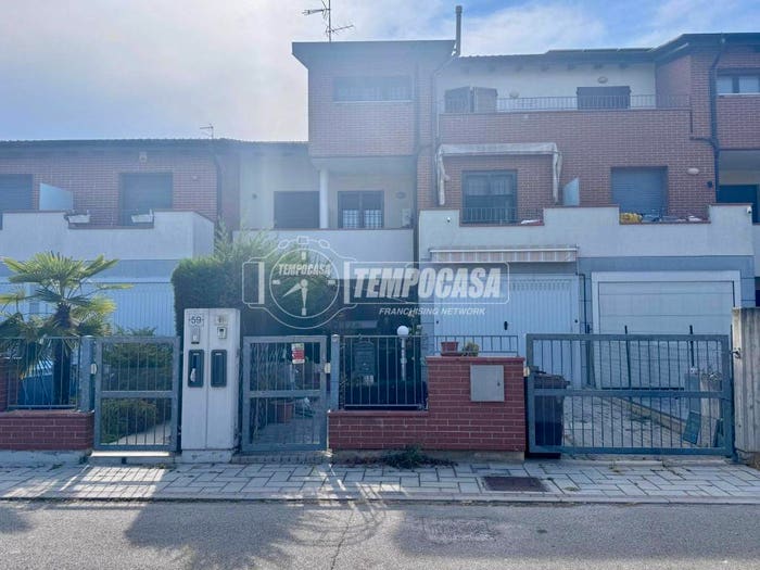 Casa con 6 locali in vendita in Via PO, Bomporto