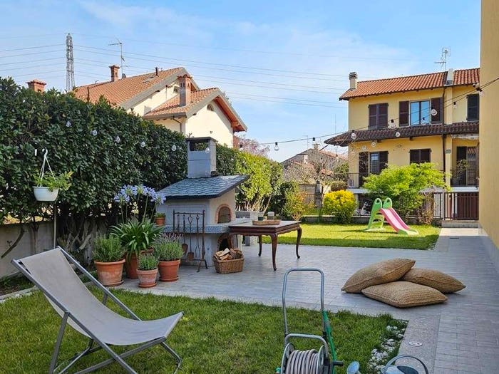 Casa quadrilocale in vendita in Via Privata delle Querce, Abbiategrasso