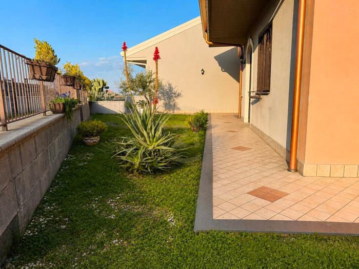 Casa con 6 locali in vendita in Via Papa Giovanni XXIII, Aci Sant'Antonio