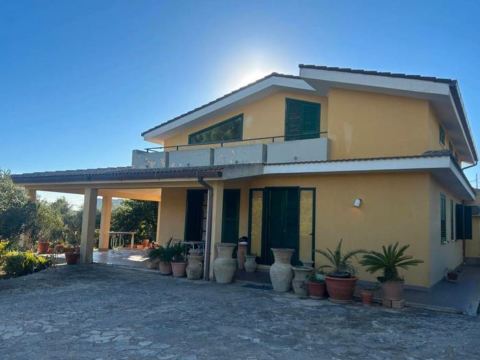 Casa con 6 locali in vendita in Contrada Cava Gucciardo Passo Cane, Serrauccelli, Modica