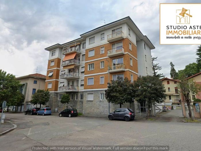 Appartamento con 5 locali in vendita in Viale Venezia, Chiavazza, Biella