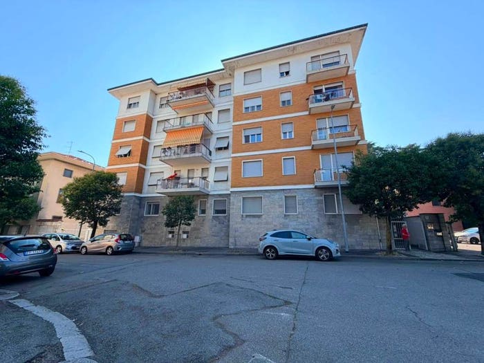 Appartamento con 5 locali in vendita in Viale Venezia, Chiavazza, Biella