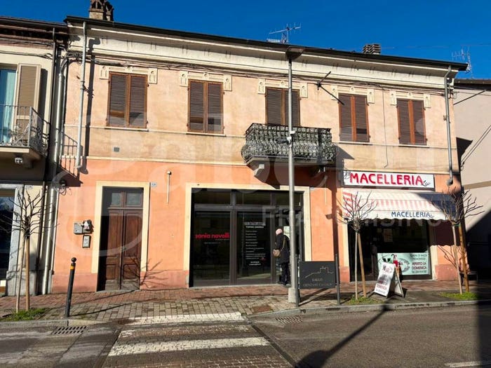 Appartamento trilocale in vendita in Via Garibaldi, Gallo, Grinzane Cavour