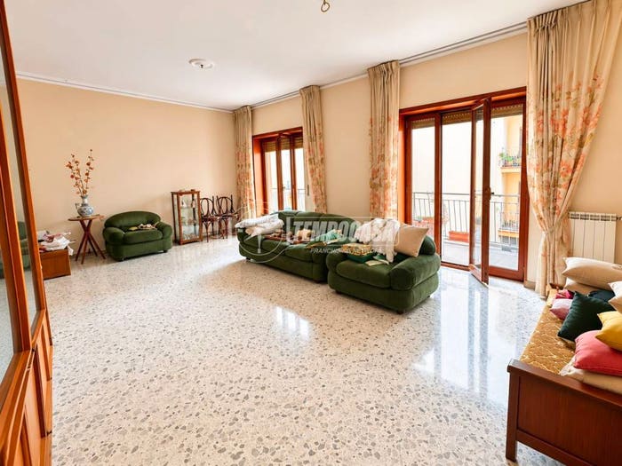 Appartamento con 5 locali in vendita in Via Bernardo Cavallino, Rione Alto, Napoli