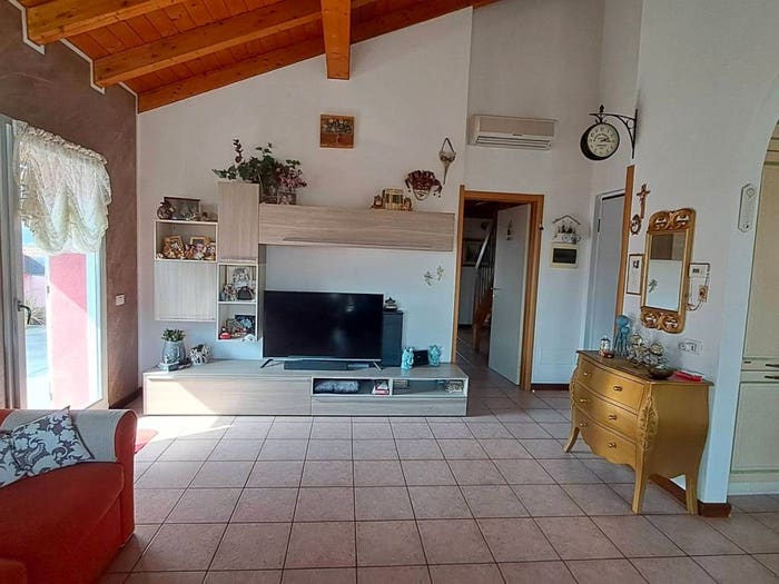 Casa quadrilocale in vendita in Via Cesare Battisti, Centro, Calolziocorte