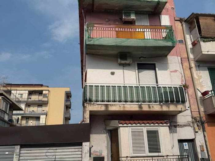 Appartamento trilocale in vendita in Via Federico Confalonieri, Rapisardi, Catania