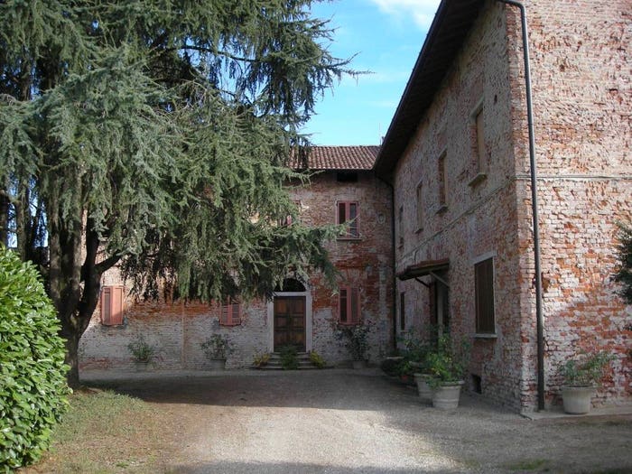 Casa con 6 locali in vendita in Via Novembre, Genzone, Corteolona e Genzone
