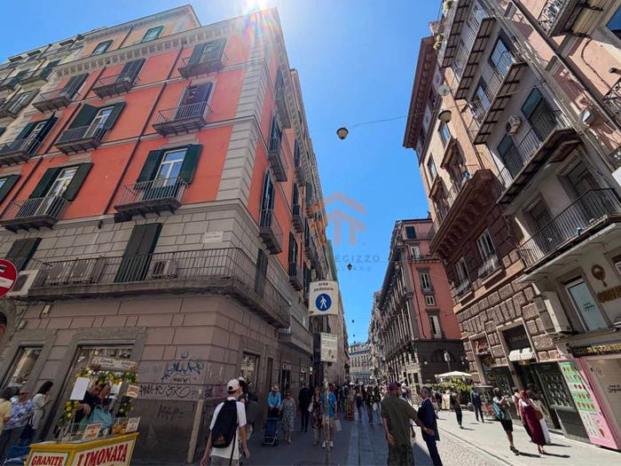 Appartamento trilocale in vendita in Via Toledo, Monte Santo, Napoli