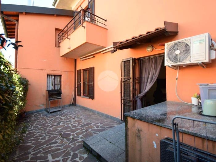 Casa quadrilocale in vendita in Via della Concordia, Centro, Agrate Brianza
