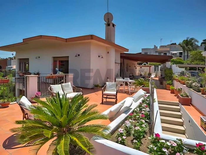 Casa con 6 locali in vendita in Strada Statale Orientale Sicula, Costa Saracena Castelluccio, Augusta