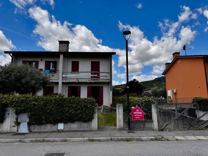 Casa trilocale in vendita in via vallesana, Centro, Lozzo Atestino