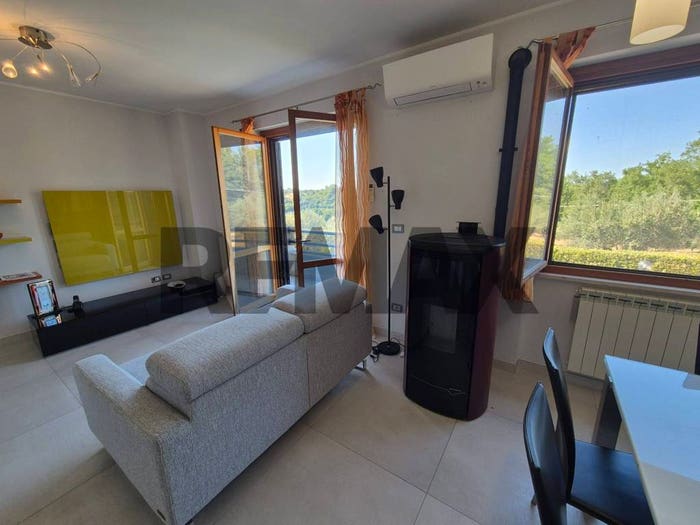 Casa con 6 locali in vendita in Via del Campo Sportivo, Centro, Casoli