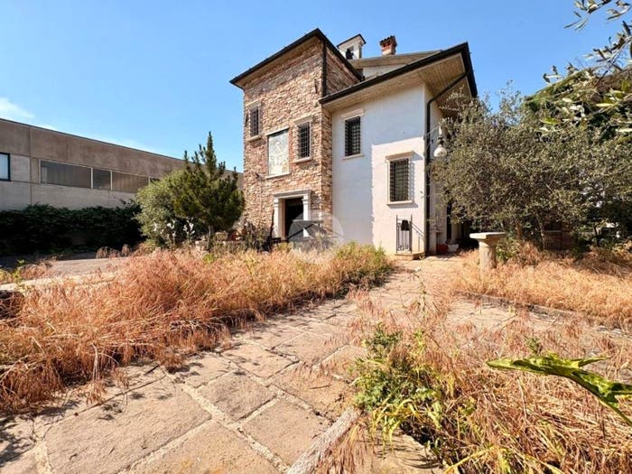 Casa quadrilocale in vendita in Via Picenengo, Sesto ed Uniti