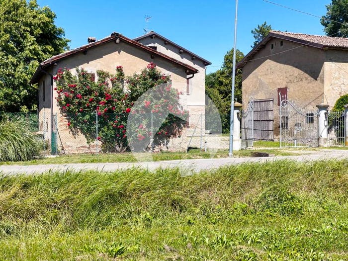Casa con 6 locali in vendita in Via Magnagallo Ovest, Campogalliano
