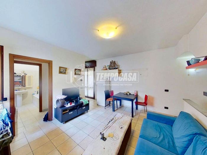 Appartamento trilocale in vendita in Via Giosuè Carducci, Cabiate