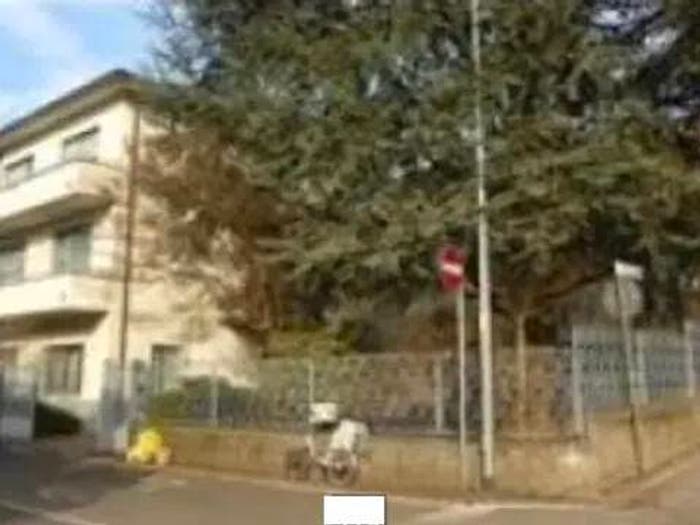 Appartamento quadrilocale in vendita in Via Lario, Semicentro, Cantù