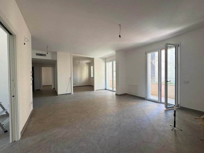 Appartamento con 5 locali in vendita in Via Lubello, Ariosto, Lecce
