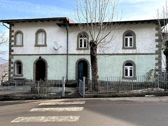 Casa con 6 locali in vendita in Via Giardini, Faidello, Fiumalbo