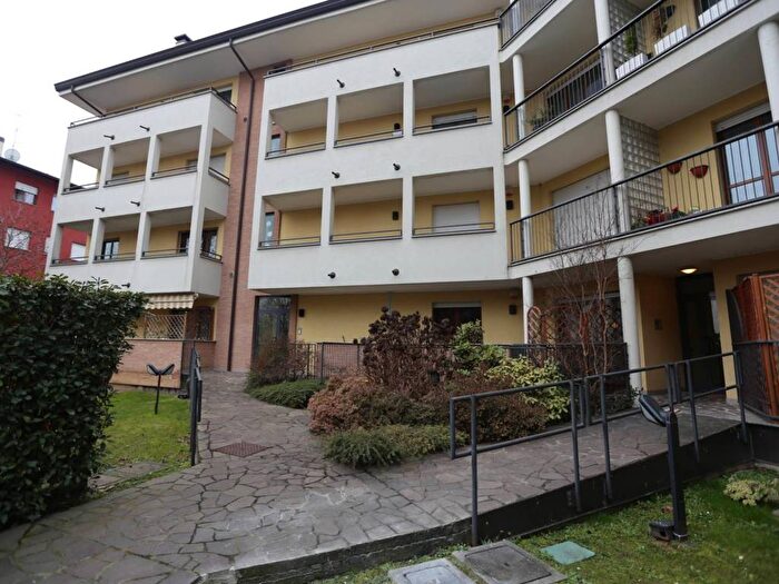 Appartamento bilocale in vendita in Via Livigno, Canegrate