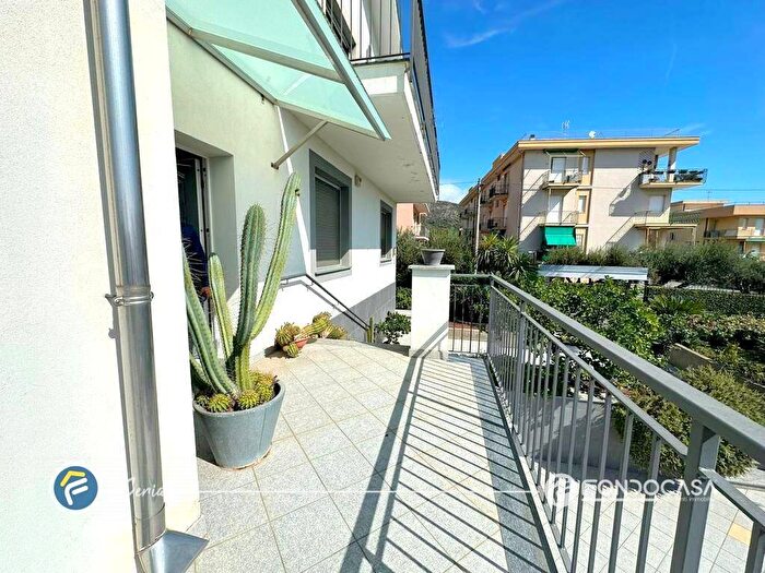 Appartamento quadrilocale in vendita in Via Magnone, Centro, Ceriale