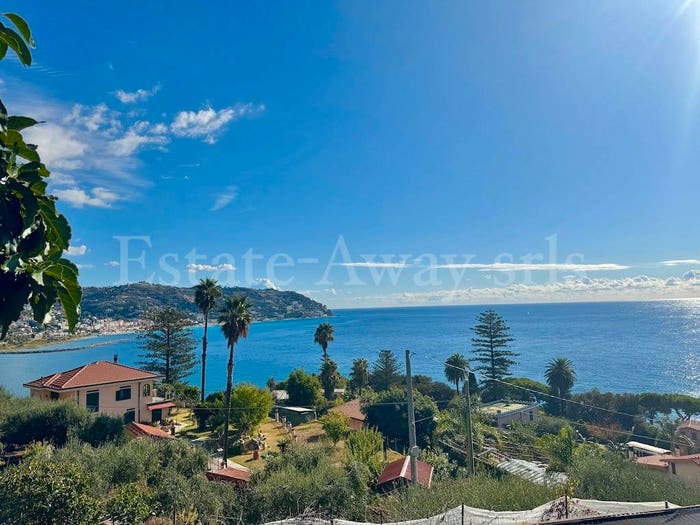 Casa con 5 locali in vendita in Via Cornice dei Due Golfi, Arziglia Madonna della Ruota, Bordighera