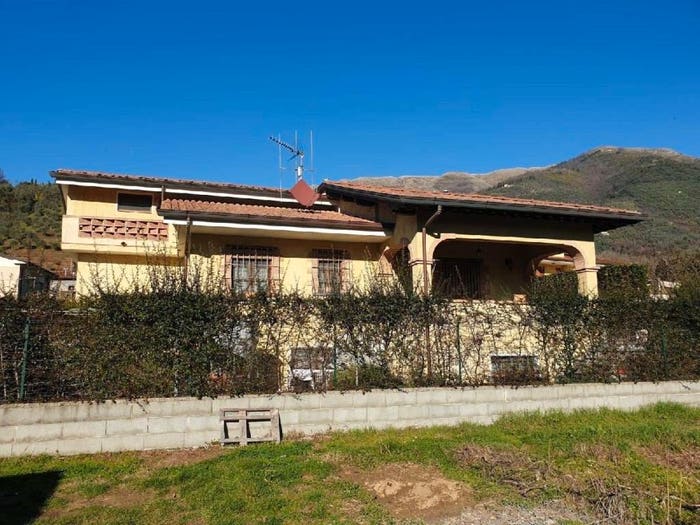 Casa con 6 locali in vendita in via Nocchi, Camaiore Paese, Camaiore