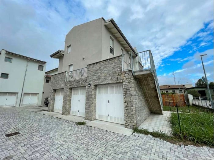 Appartamento trilocale in vendita in Via Per Stellata, Centro, Bondeno