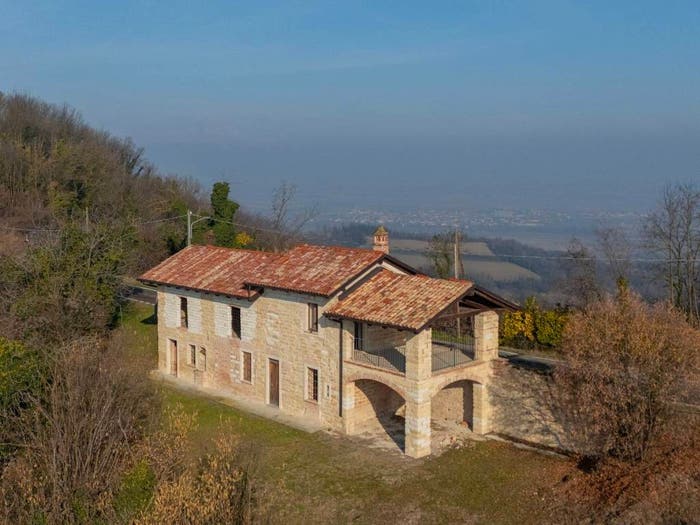Casa con 6 locali in vendita in Via San Carpoforo, Gabiano