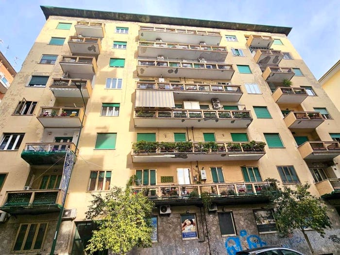 Appartamento quadrilocale in vendita in Via Francesco Cilea, Vomero, Napoli
