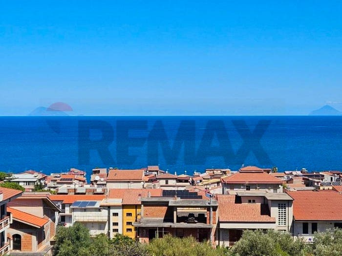 Appartamento quadrilocale in vendita in Via Gaggini, Acquedolci