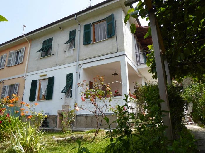 Casa con 5 locali in vendita in Grognardo