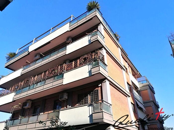 Appartamento quadrilocale in vendita in Via Giuseppe Belluzzo, Portuense, Roma