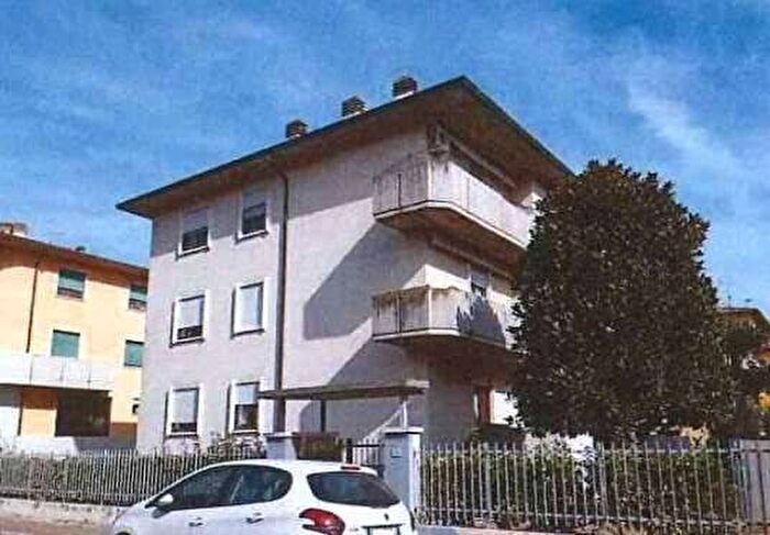 Appartamento con 6 locali in vendita in Via San Pietro, Centro, Montecchia di Crosara