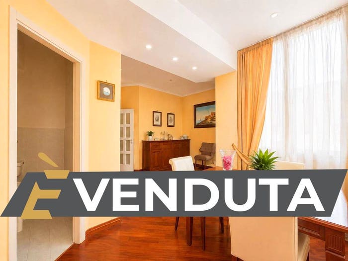 Appartamento trilocale in vendita in Via Maurizio De Vito Piscicelli, Arenella, Napoli