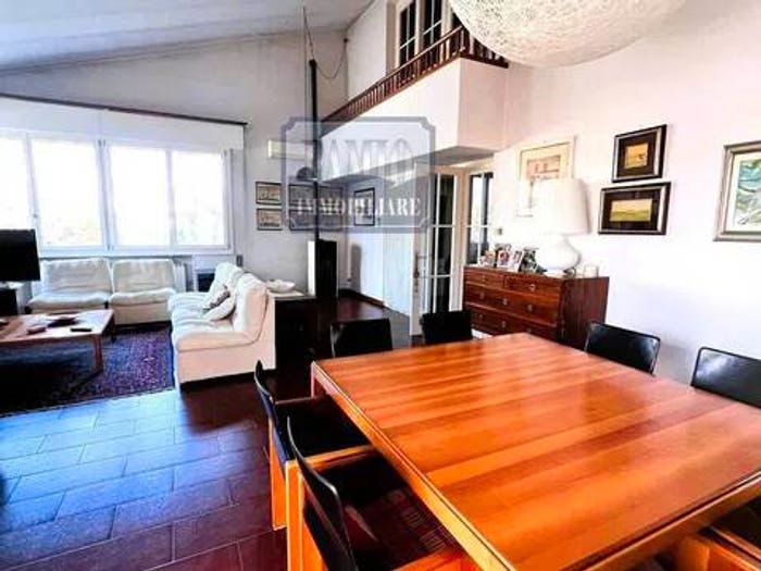 Casa con 6 locali in vendita in Giavera del Montello