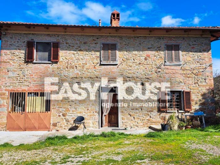 Casa con 6 locali in vendita in Indicatore, Arezzo