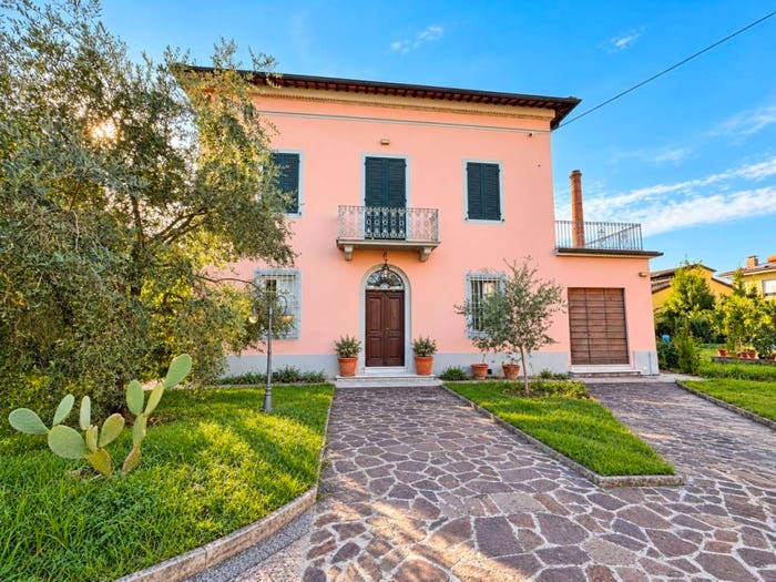 Casa con 6 locali in vendita in Via Stefano Tofanelli, San Concordio, Lucca