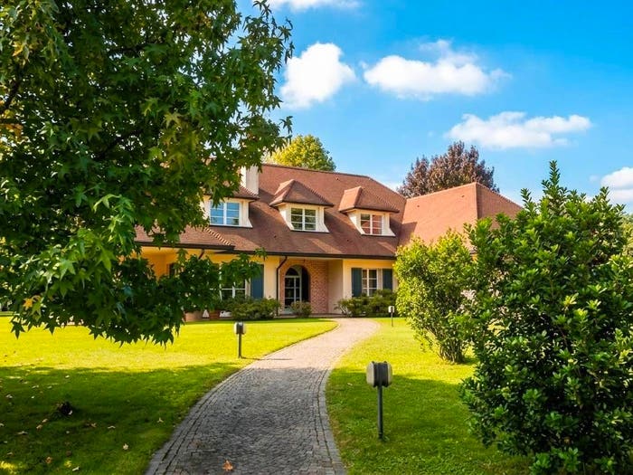 Casa con 6 locali in vendita in Via Kennedy, Centro, Nerviano