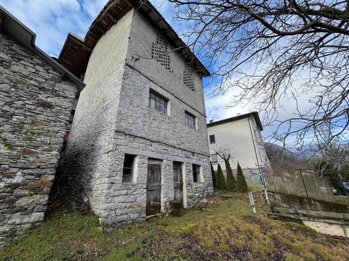 Casa quadrilocale in vendita in Via Giavere, Era, Samolaco