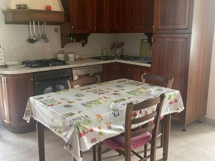 Casa con 6 locali in vendita in Stadio Sant'Antonio Marasio, Carrara