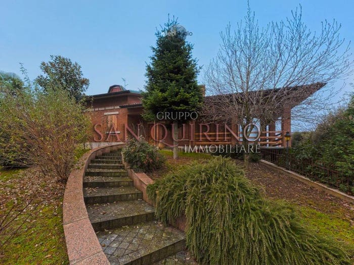 Casa quadrilocale in vendita in Via Claudia, Centro, Maranello
