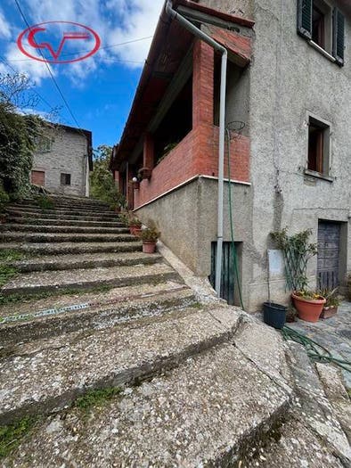 Casa con 6 locali in vendita in Località Gorgiti, Loro Ciuffenna