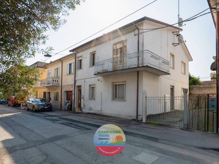 Appartamento trilocale in vendita in Via Novembre, Centro, Codigoro