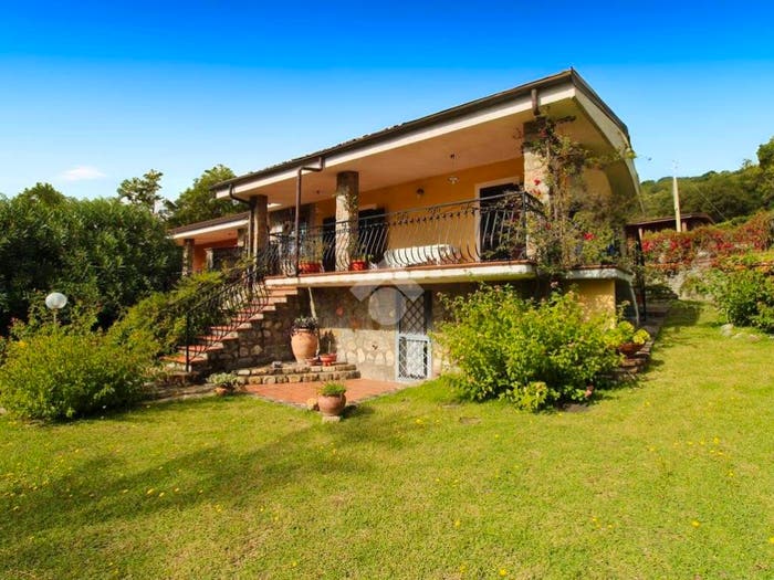 Casa quadrilocale in vendita in Via dei normanni, Capitello, Ispani