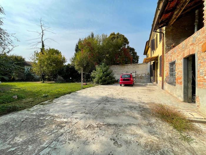 Casa con 6 locali in vendita in Via Repubblica, Ghiare Madonna, Incisa Scapaccino