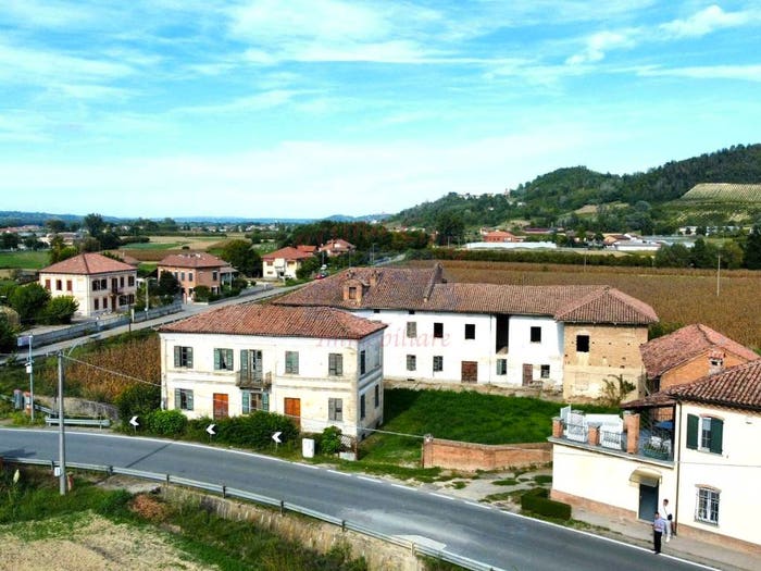 Casa con 6 locali in vendita in Strada Case Valle, Costigliole d'Asti