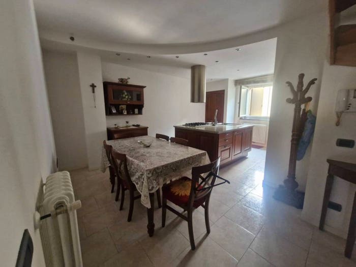 Appartamento quadrilocale in vendita in Via Guglielmo Marconi, Centro, Pavullo nel Frignano