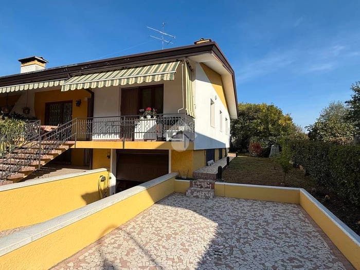 Casa quadrilocale in vendita in Via G Garibaldi, Centro, Roveredo in Piano