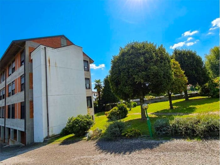 Appartamento quadrilocale in vendita in VIA GLEOPARDI, Centro, Olgiate Comasco