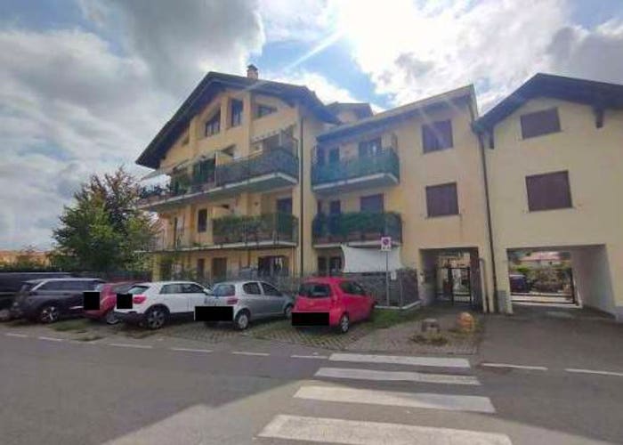 Appartamento quadrilocale in vendita in Via Damiano Chiesa, Centro, Marnate